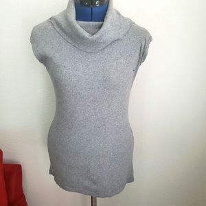 Gray turtle neck short sleeve tunic